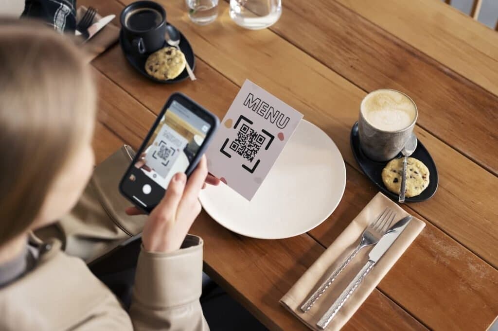 Masada duran QR menü kartı